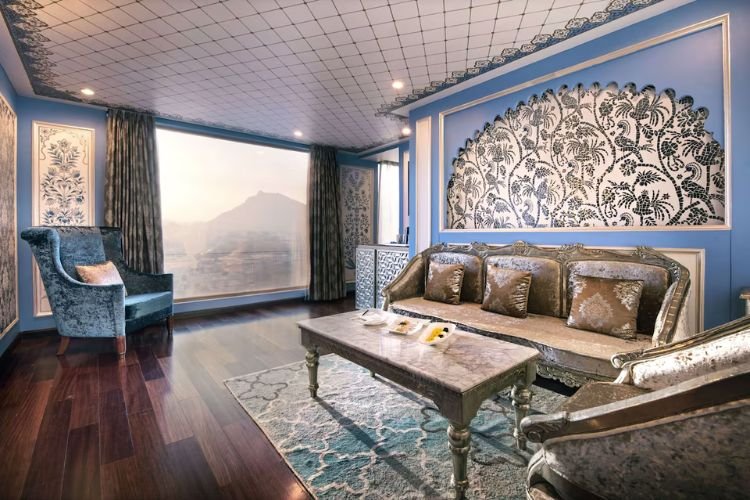 radisson blu palace udaipur room